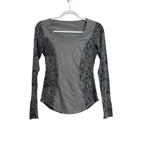 Lululemon Between The Lines Long‎ Sleeve Shirt Women's 2 Gray Animal Print Yoga - Picture 1 of 5